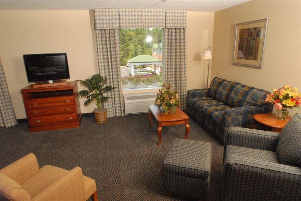 Hampton Inn Gloucester Eksteriør billede