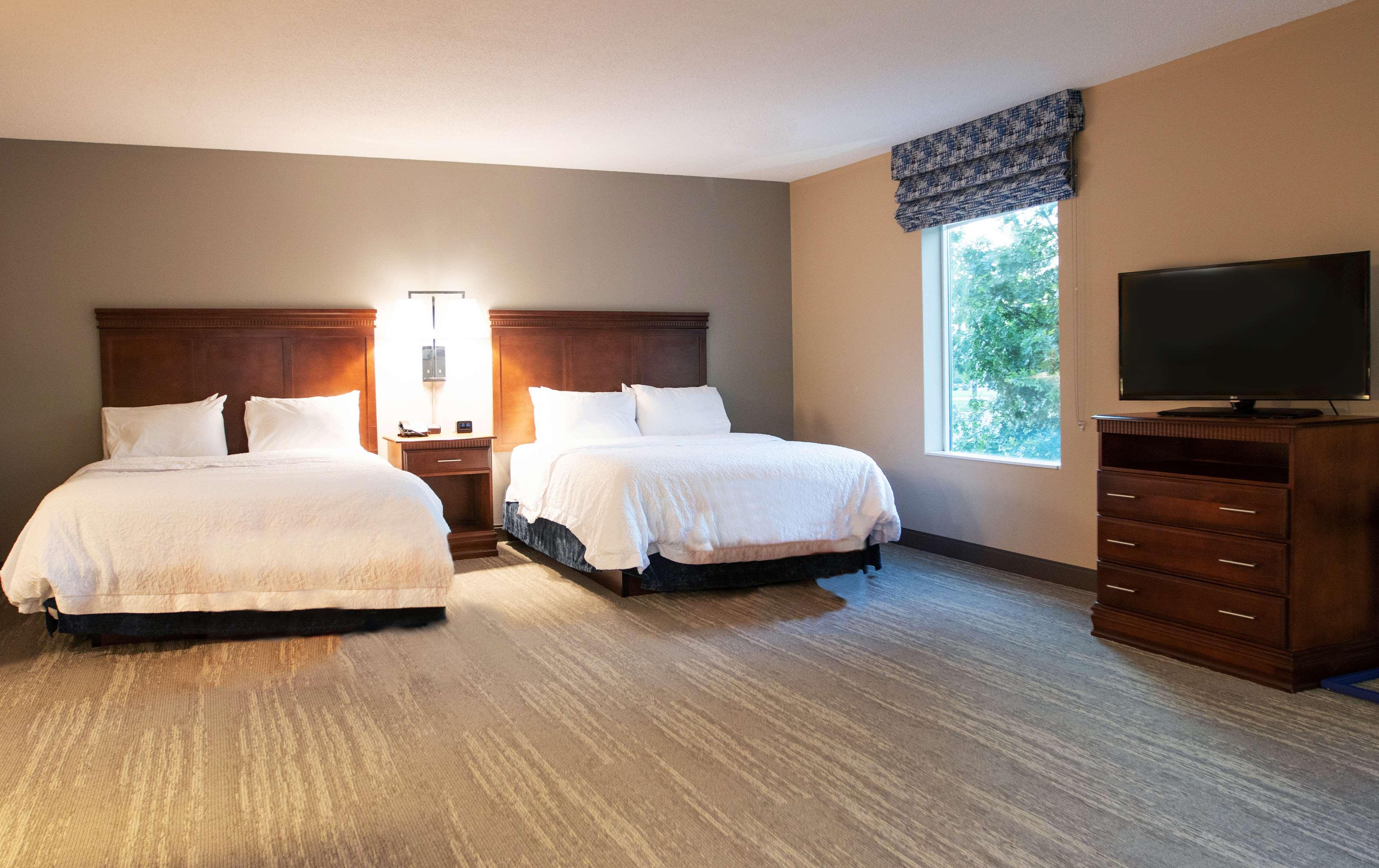 Hampton Inn Gloucester Eksteriør billede
