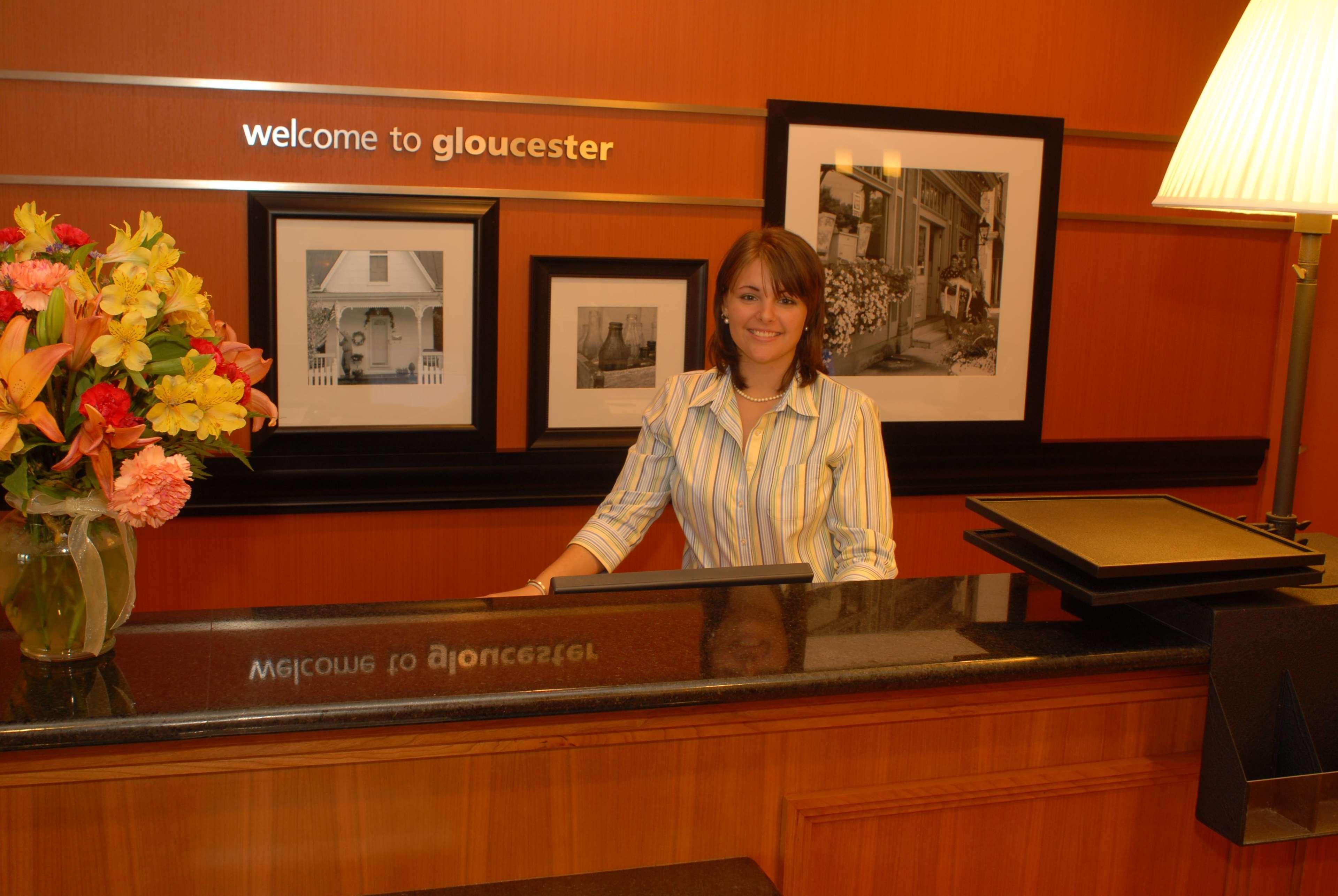 Hampton Inn Gloucester Eksteriør billede