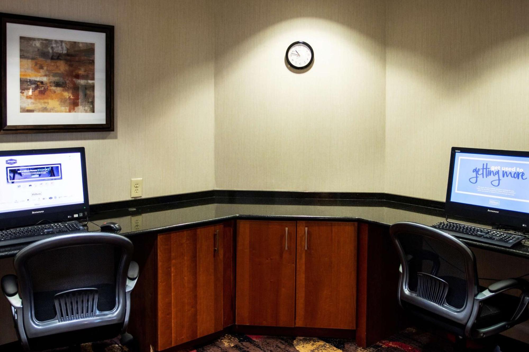 Hampton Inn Gloucester Eksteriør billede