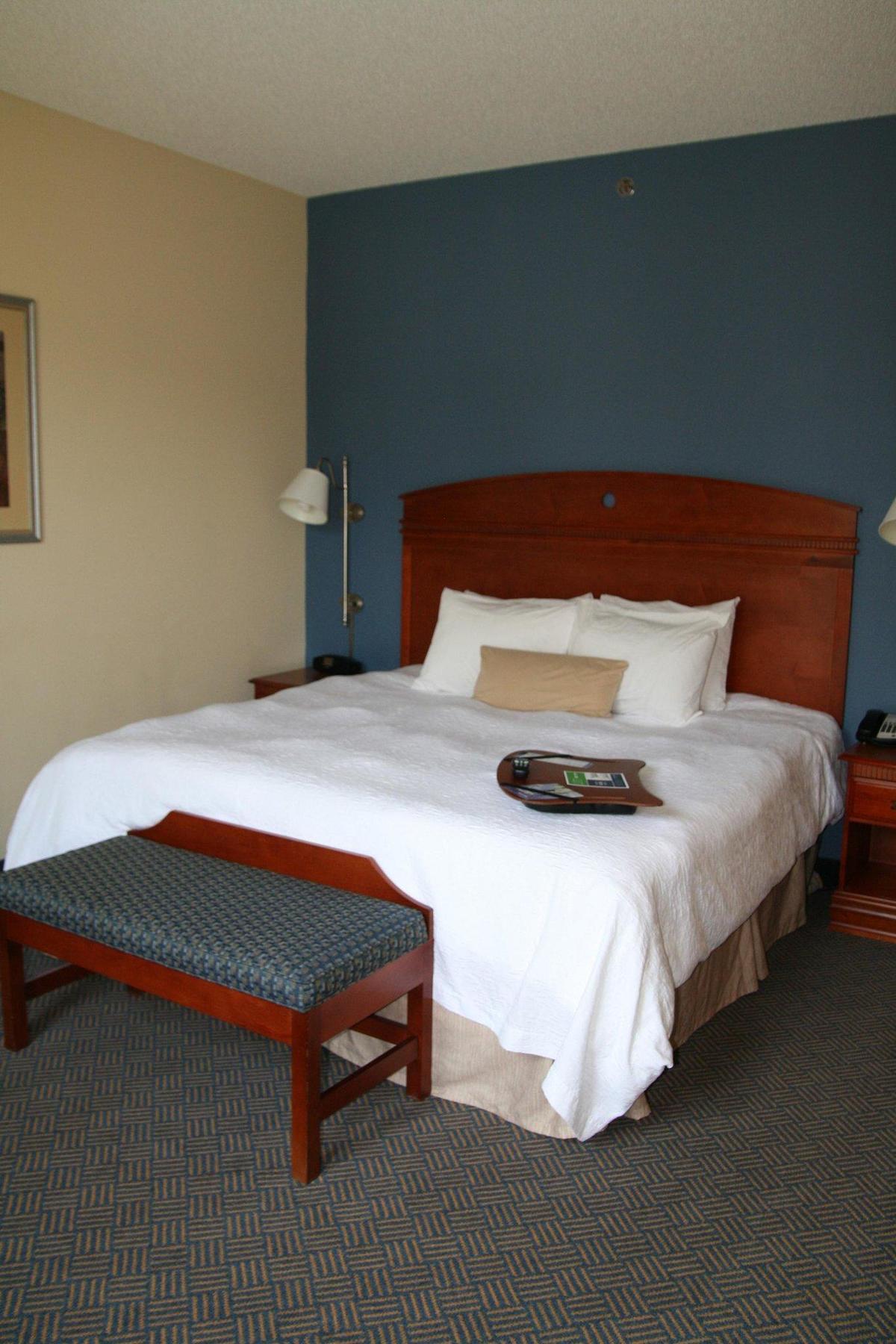 Hampton Inn Gloucester Eksteriør billede