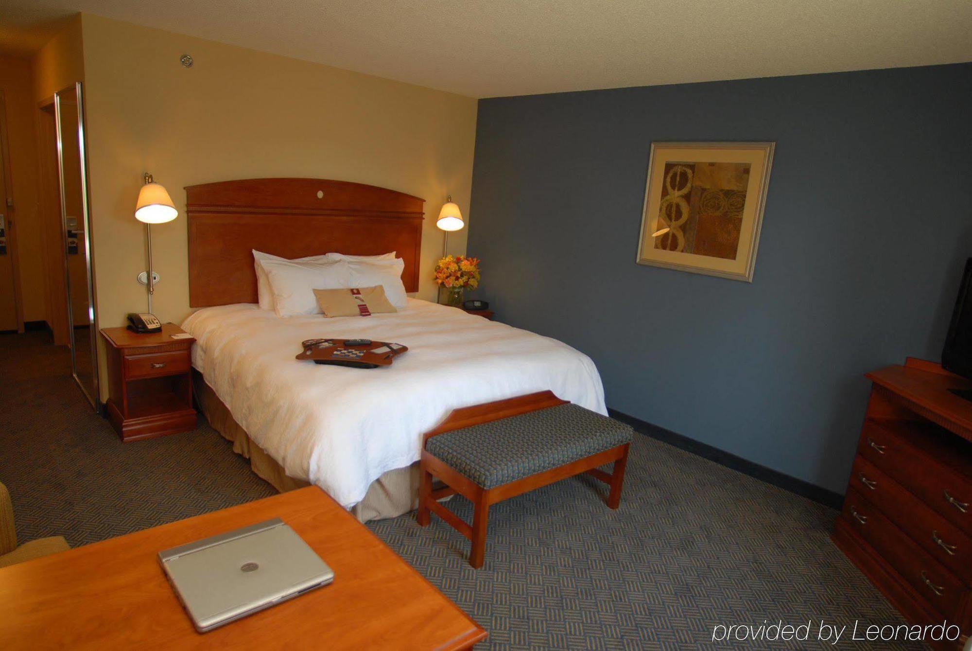 Hampton Inn Gloucester Eksteriør billede